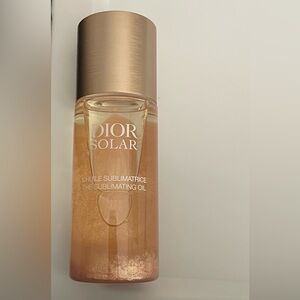 Dior Solar The Sublimating Oil with Gold Shimmer